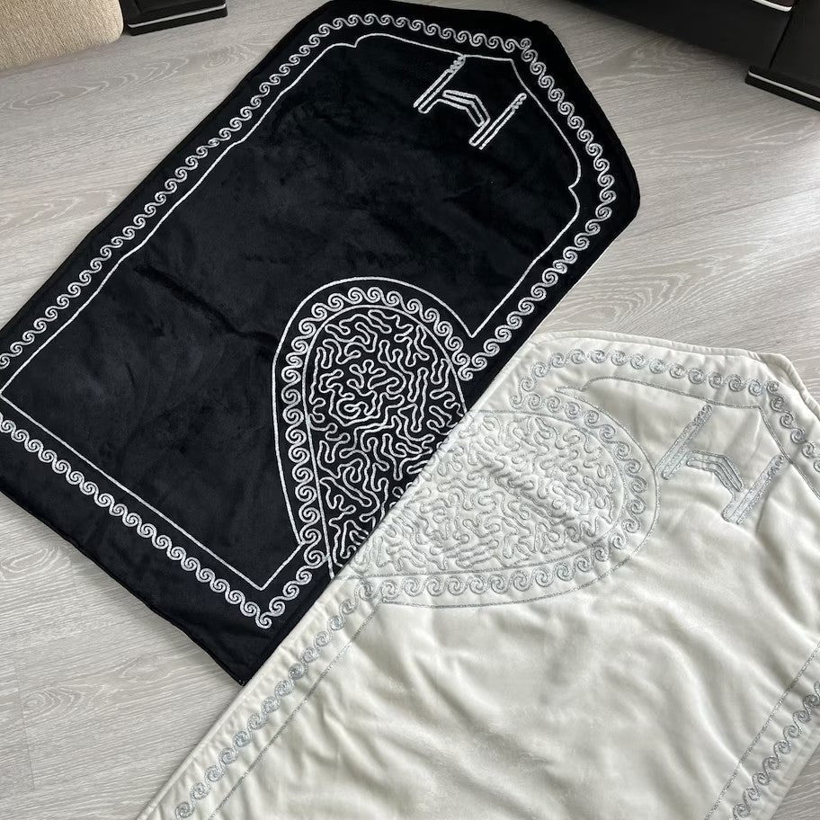 Kabe İşlemeli Kalpli Çift Seccadesi Gümüş